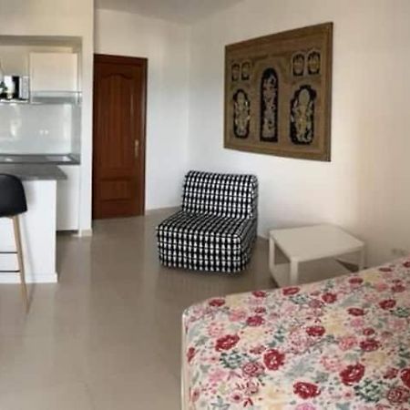 Apartment In Torremolinos Close To Beach Bagian luar foto